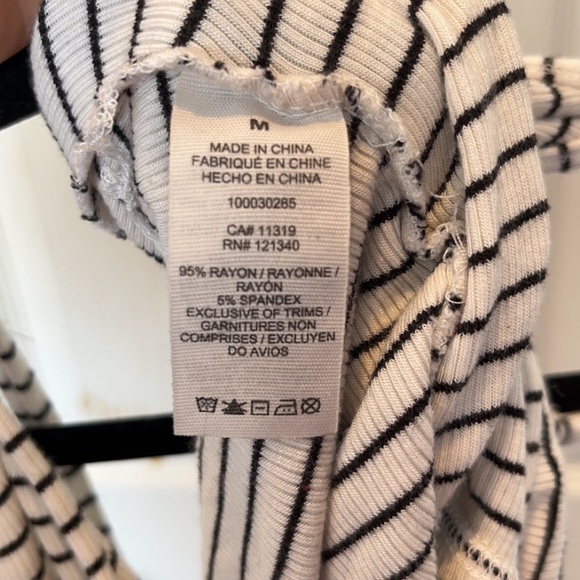 Cropped Tank Top - Picture 4 of 4